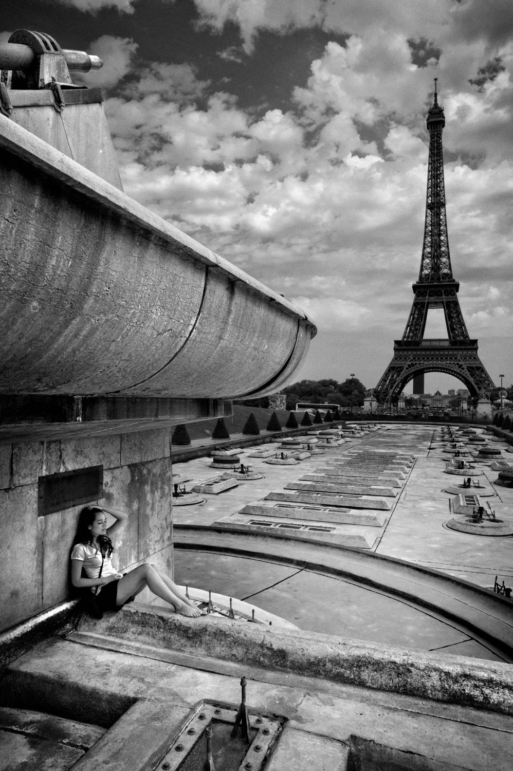 Parisiennes - La tour vue du Trocadero