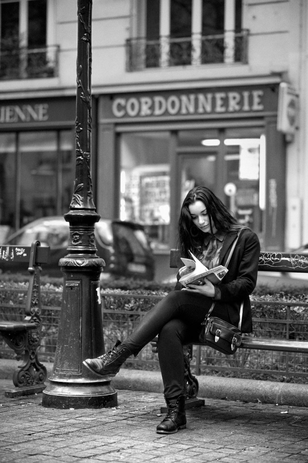 Parisiennes - M�lissa - La lectrice et la cordonnerie